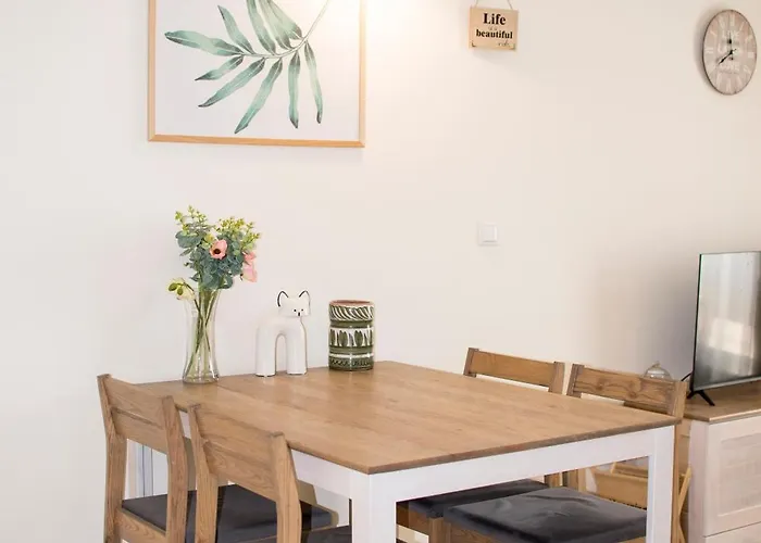 Downтown - Free Parking Warna