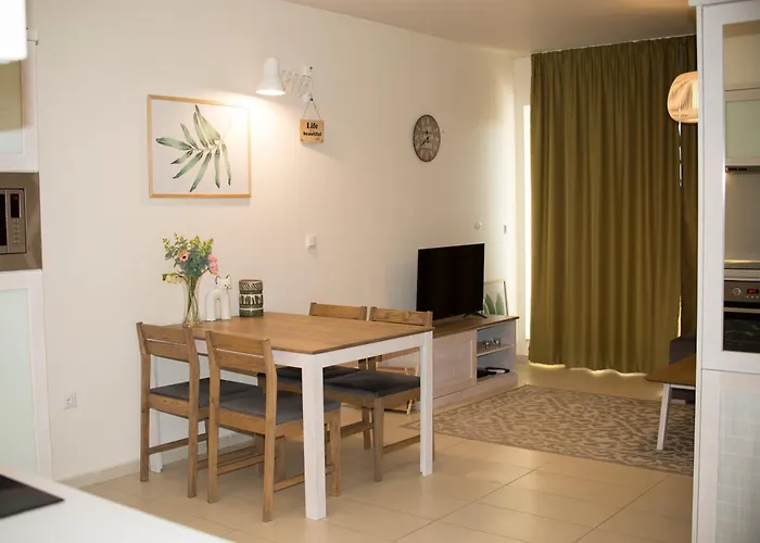 Downтown - Free Parking *